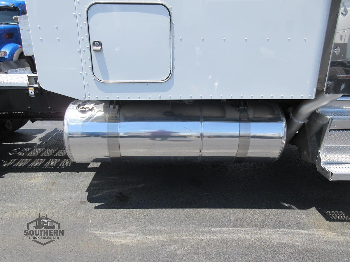 Used 2020 PETERBILT 389