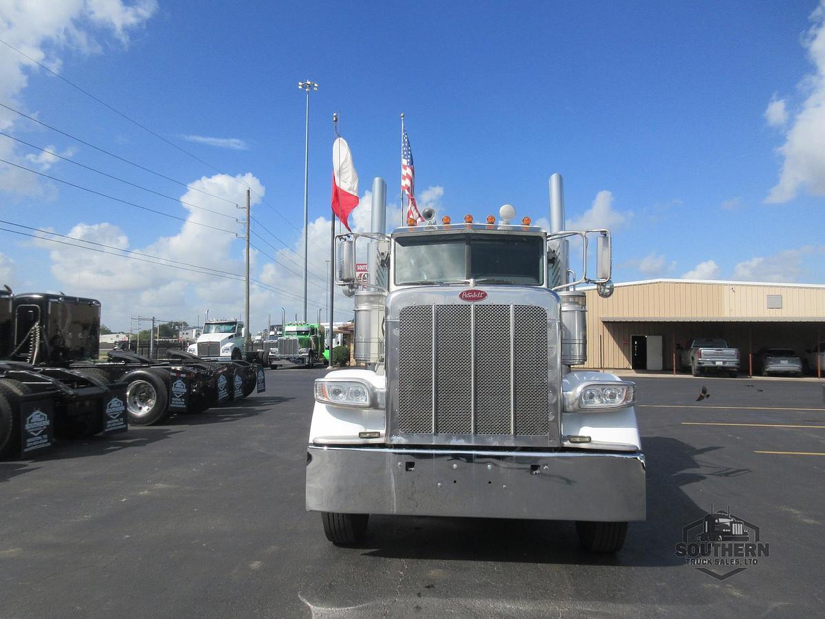 Used 2018 PETERBILT 389