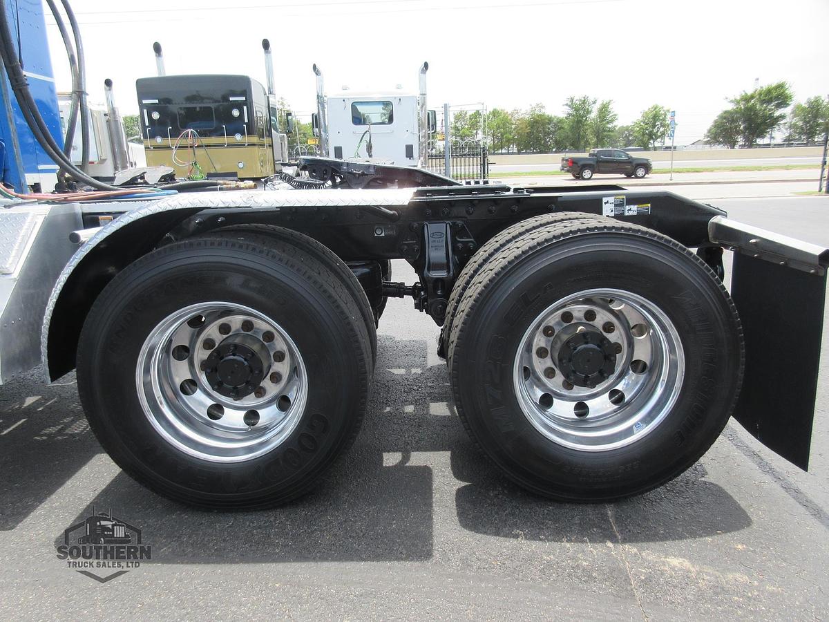 Used 2019 PETERBILT 389