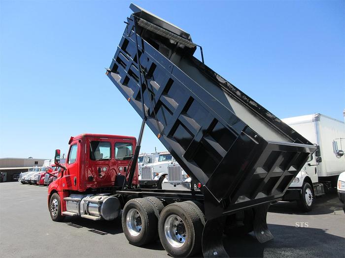 Used 2019 FREIGHTLINER CASCADIA 126
