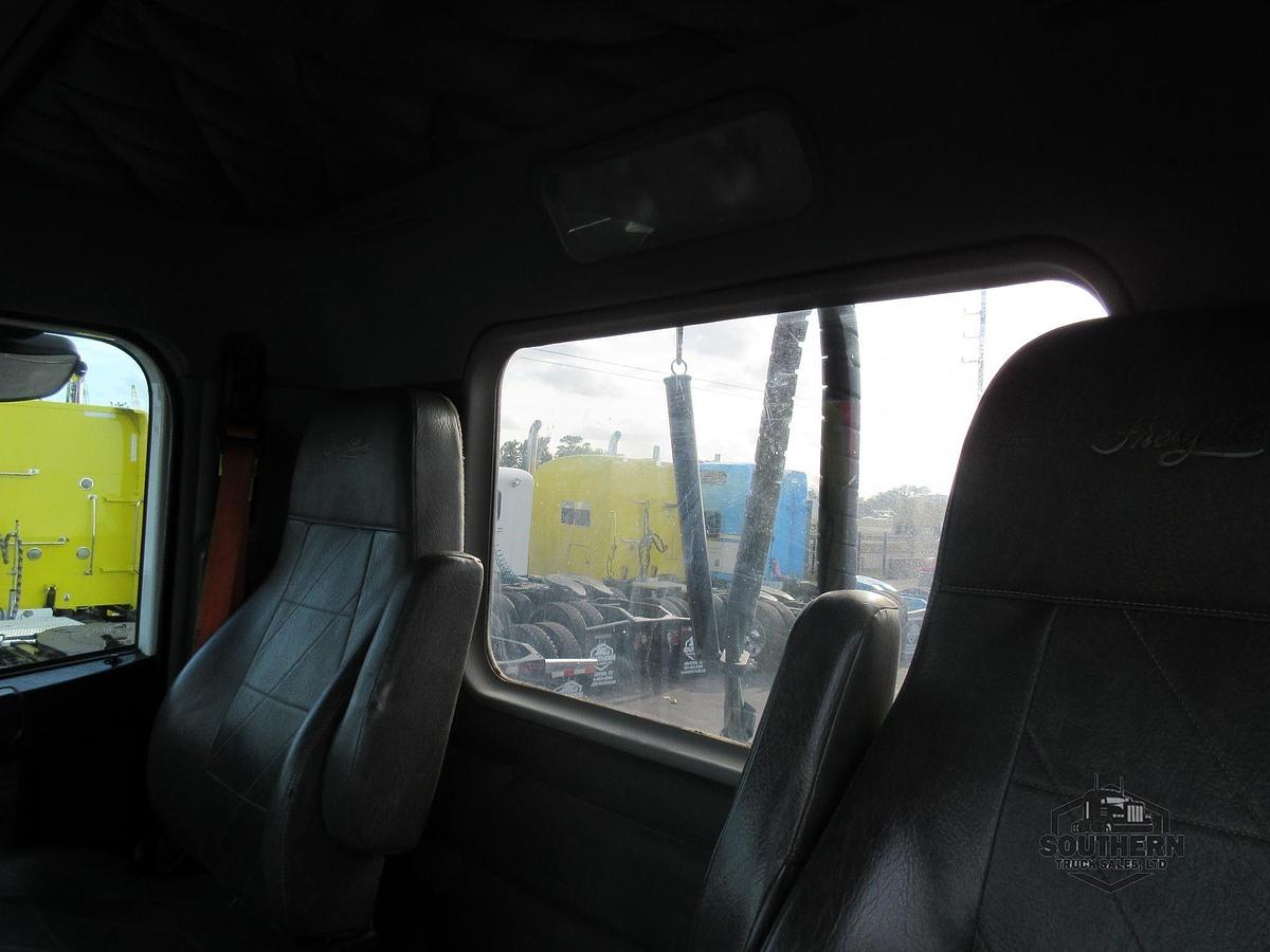 Used 2019 FREIGHTLINER 122SD