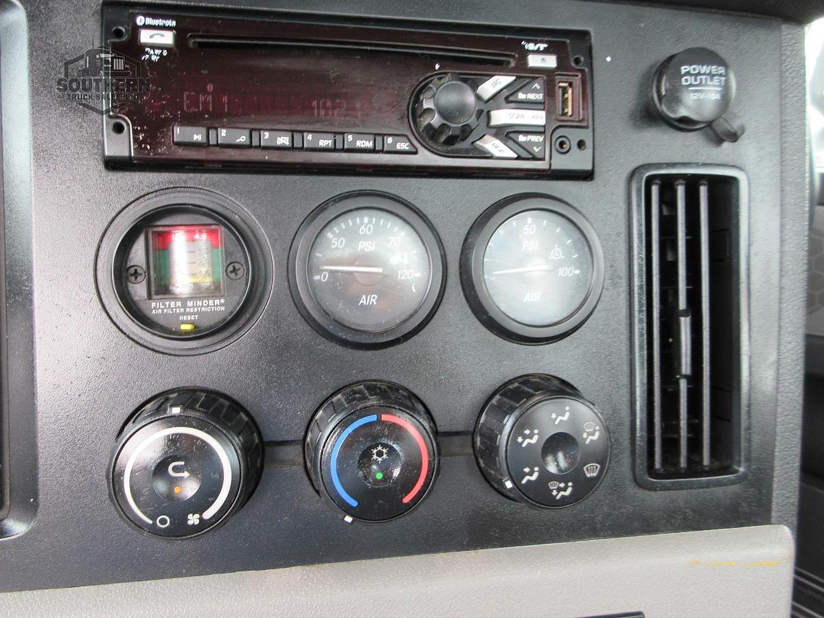 Used 2019 FREIGHTLINER CASCADIA 126