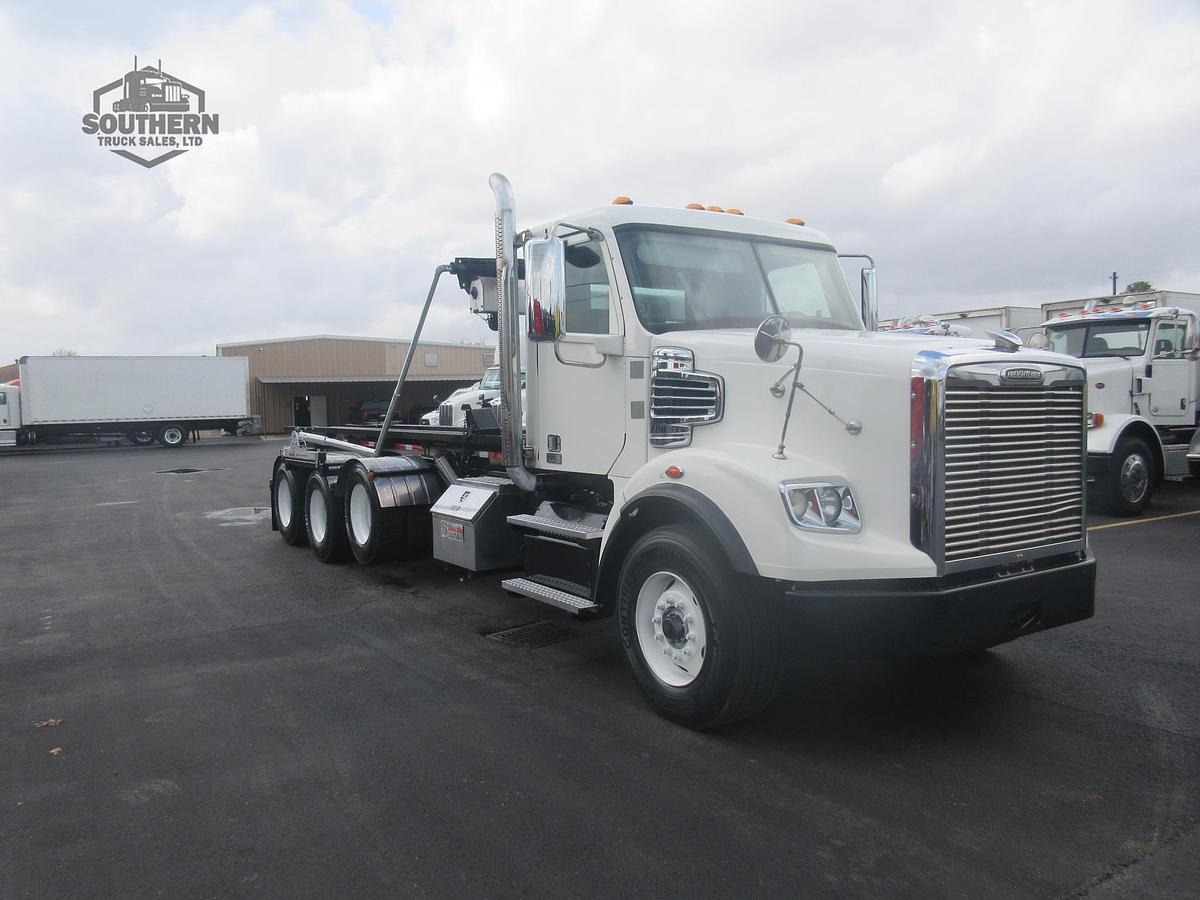 Used 2016 FREIGHTLINER CORONADO 122 SD
