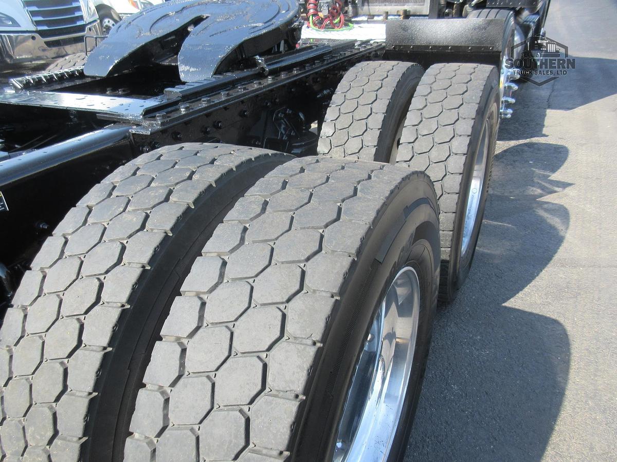 Used 2023 KENWORTH T880