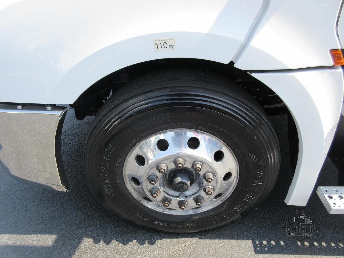 Used 2019 FREIGHTLINER CASCADIA 126