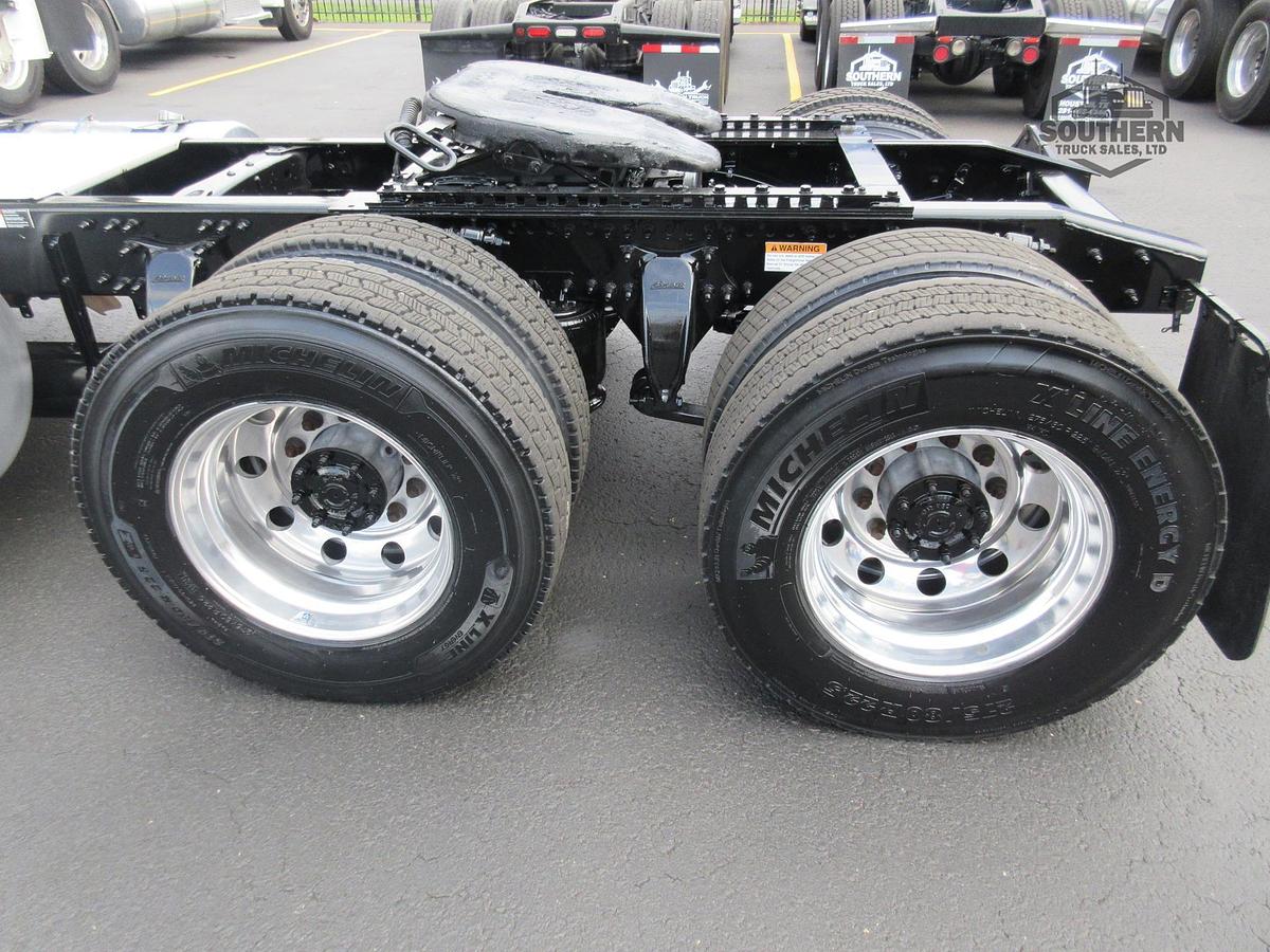 Used 2018 FREIGHTLINER CASCADIA 125