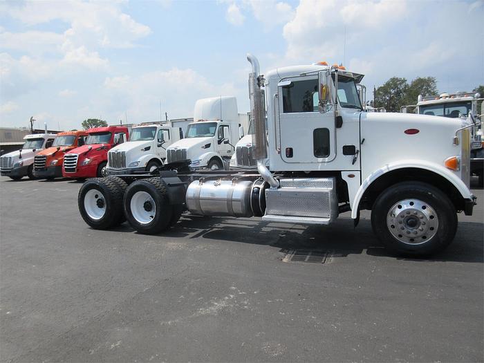 Used 2015 PETERBILT 365