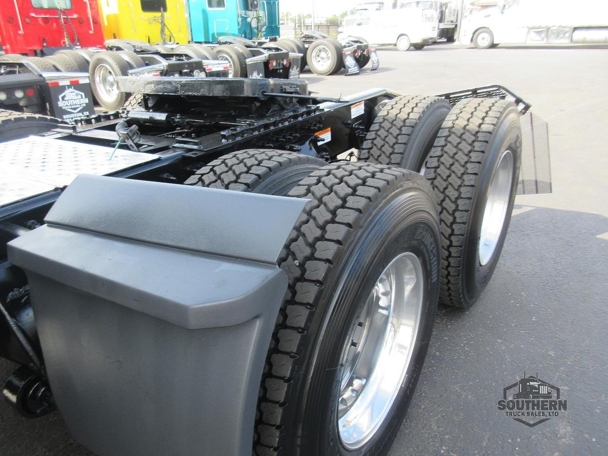 Used 2020 FREIGHTLINER CASCADIA 126