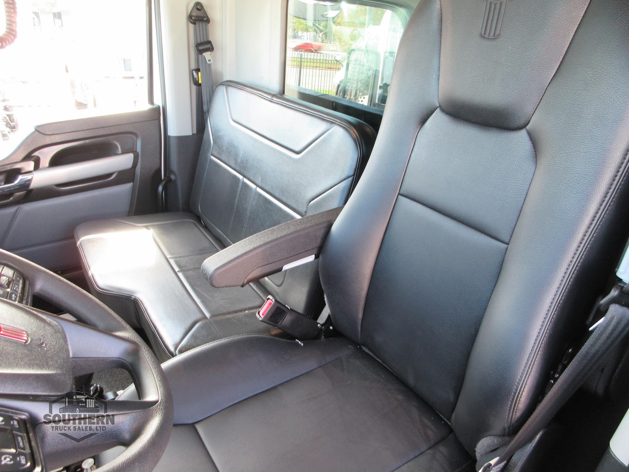 2025 KENWORTH T880