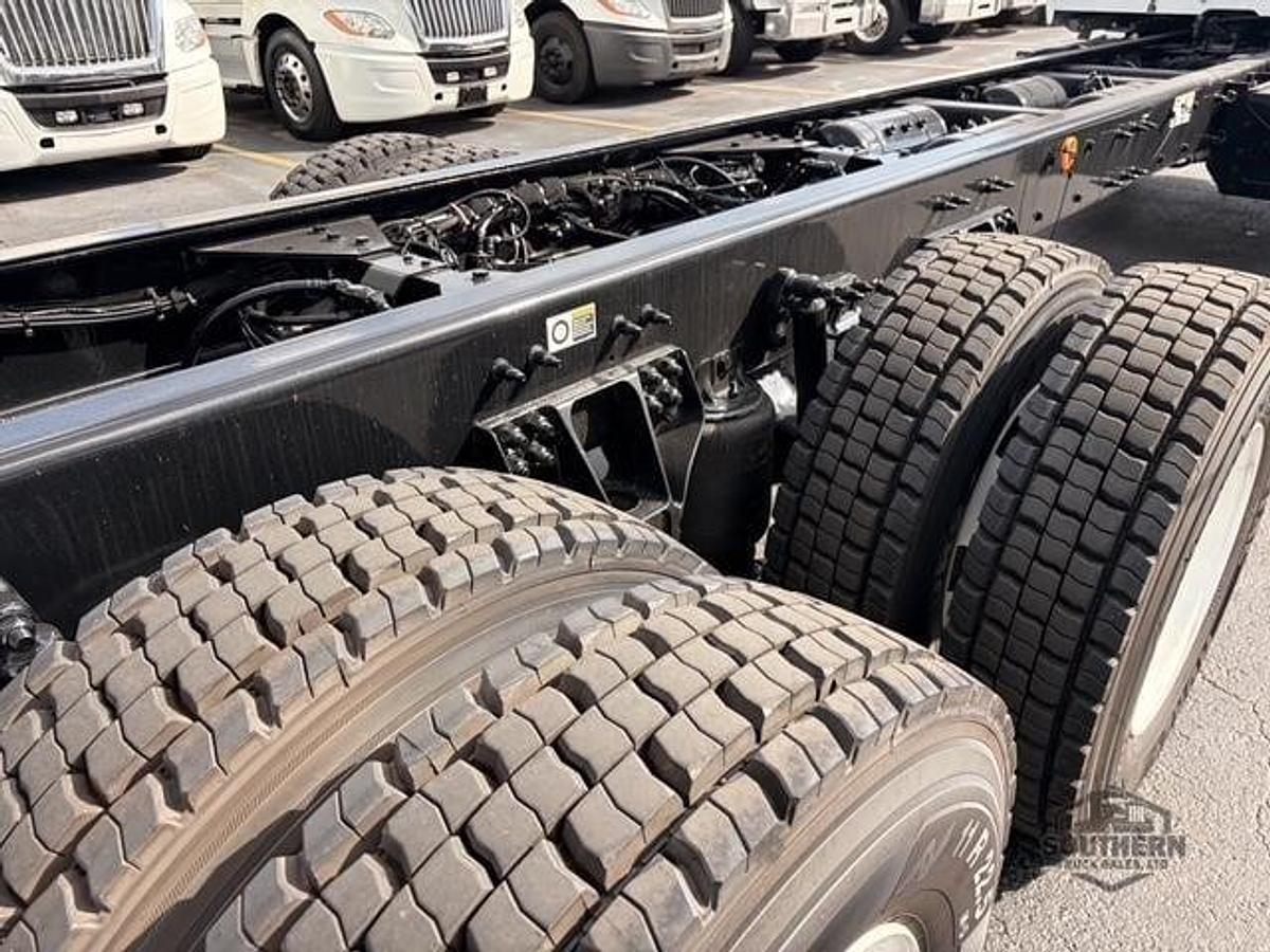 Used 2025 KENWORTH T880