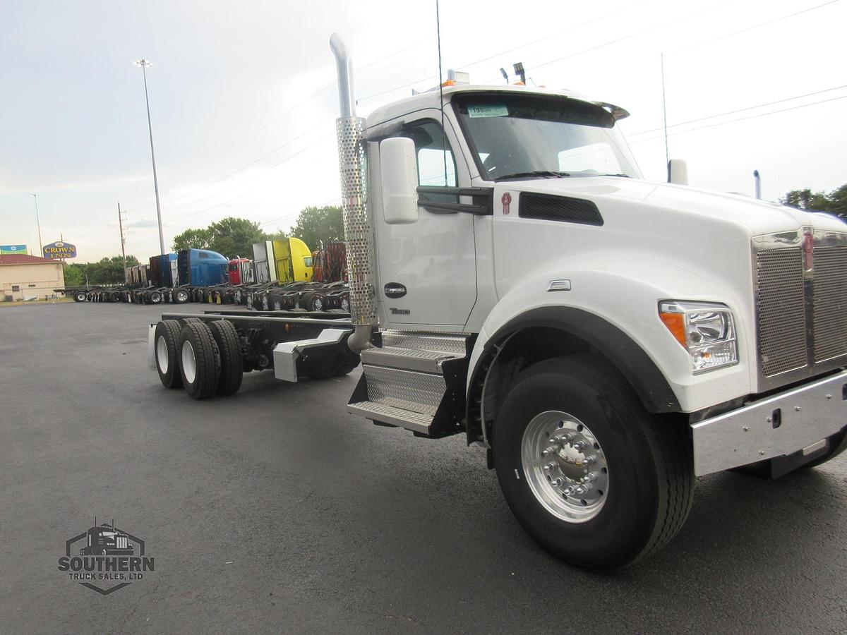Used 2025 KENWORTH T880