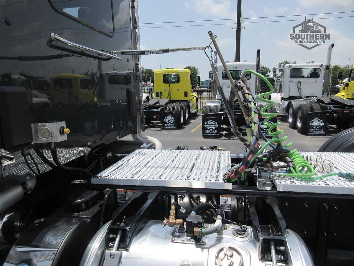 Used 2025 PETERBILT 567