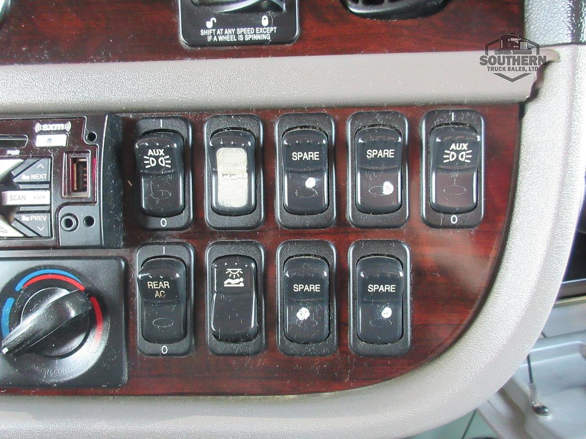 Used 2014 PETERBILT 389