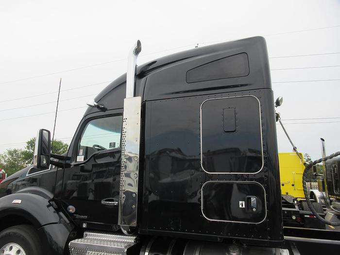 Used 2021 KENWORTH T880