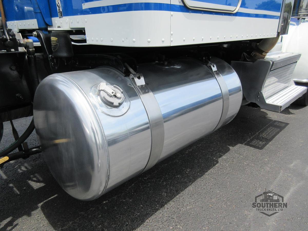 Used 2019 PETERBILT 389