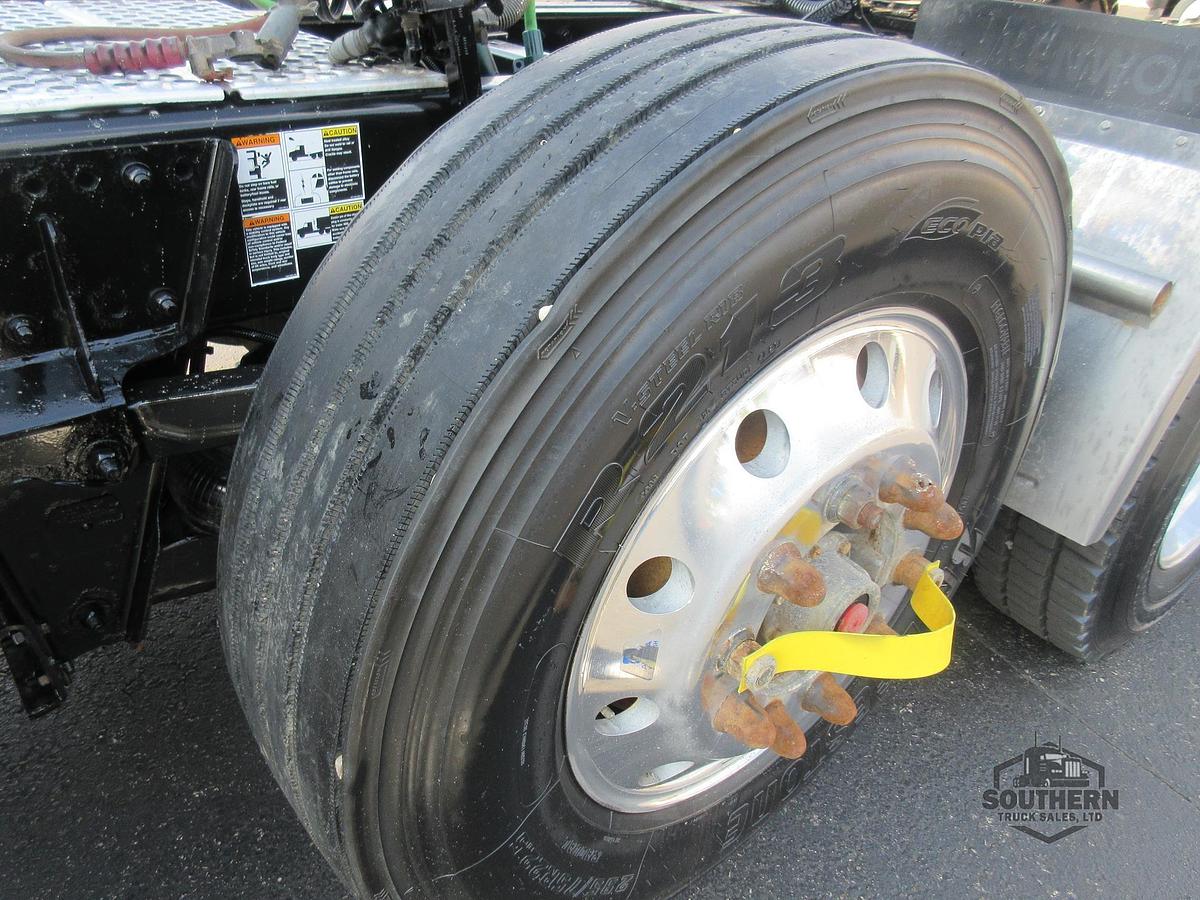 Used 2023 KENWORTH T880