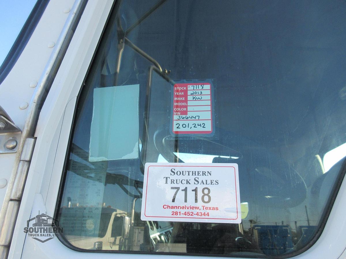 Used 2013 KENWORTH T800