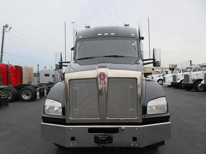 Used 2021 KENWORTH T880