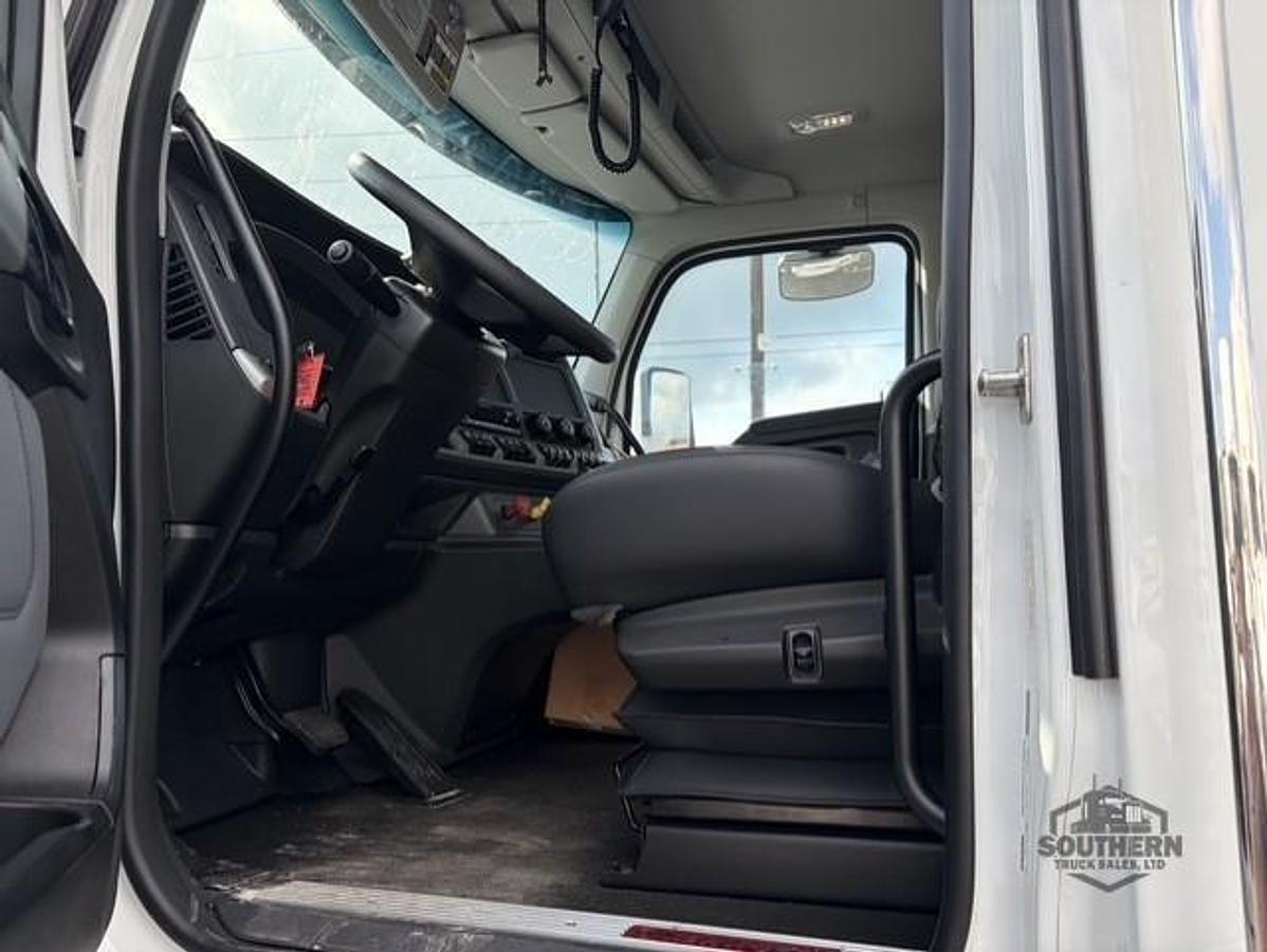Used 2025 KENWORTH T880