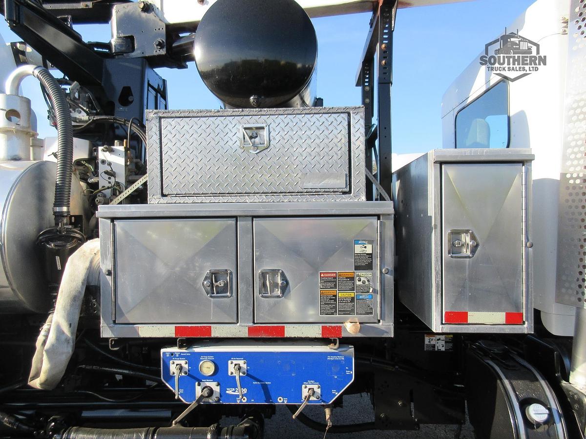 Used 2013 KENWORTH T800