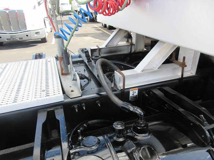 Used 2015 PETERBILT 389 - 6810