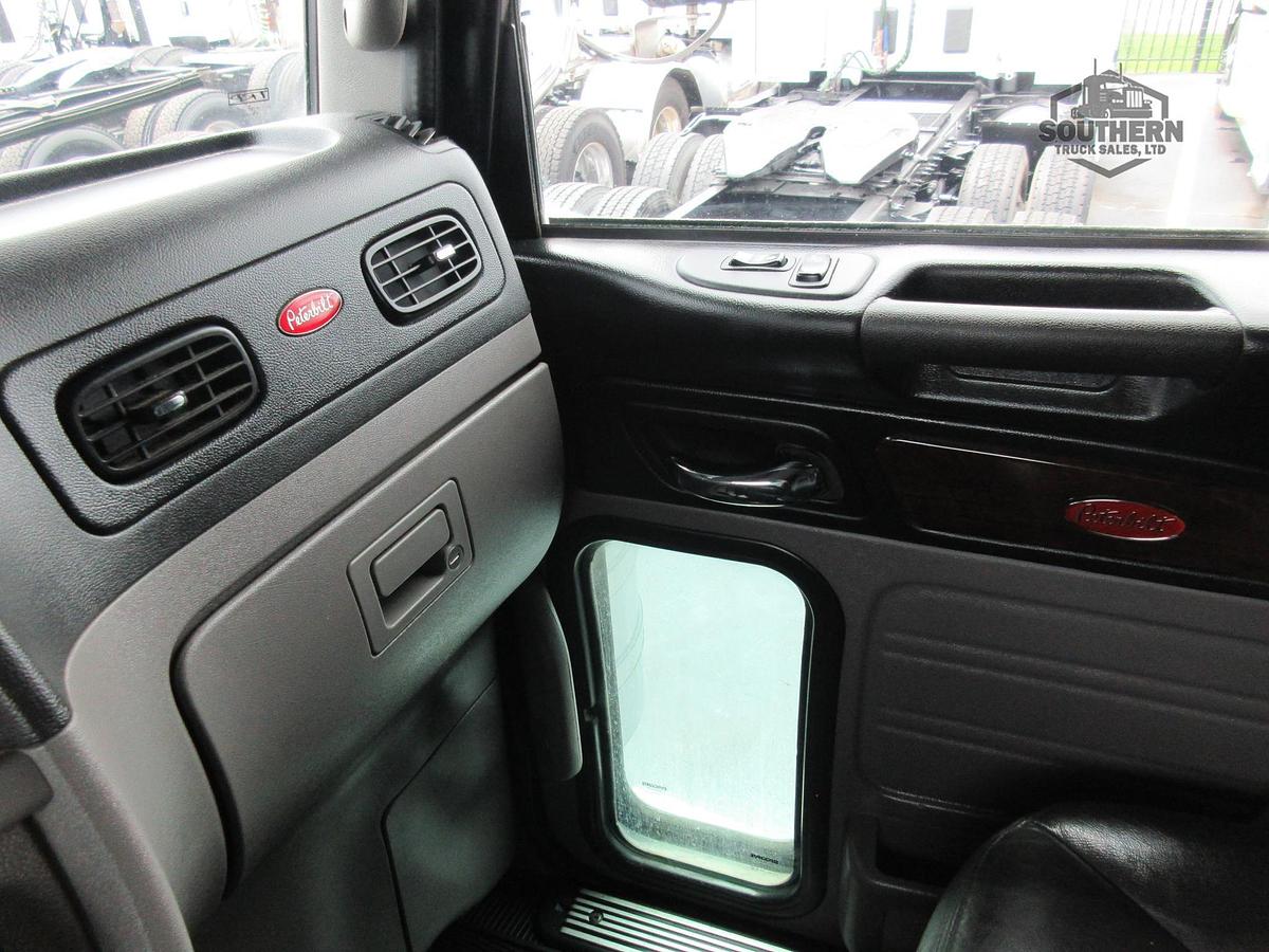 Used 2023 PETERBILT 389