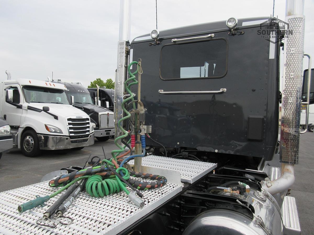 Used 2025 PETERBILT 567