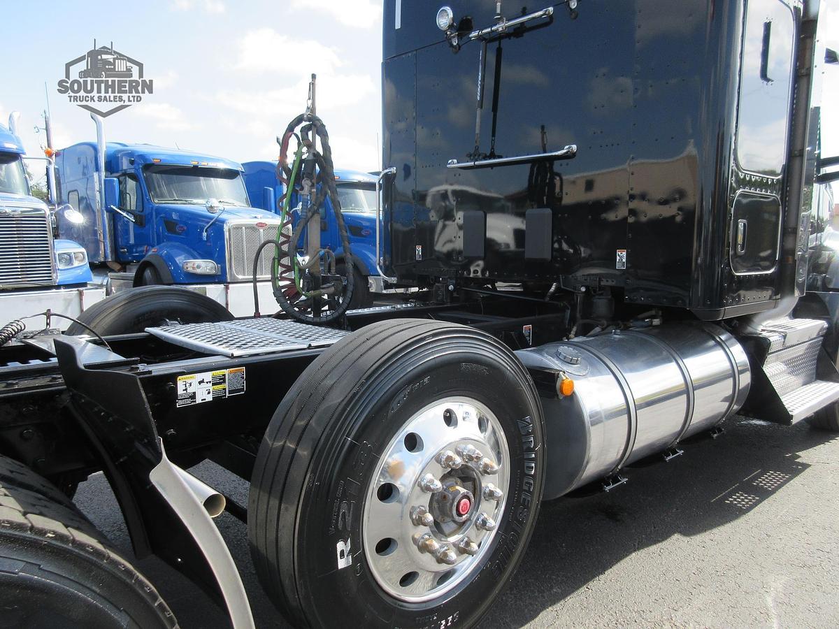 Used 2023 KENWORTH T880