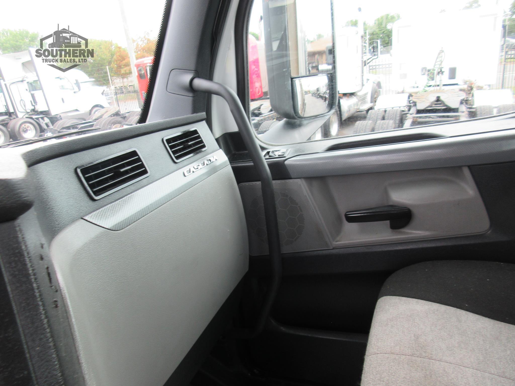 Used 2020 FREIGHTLINER CASCADIA 126