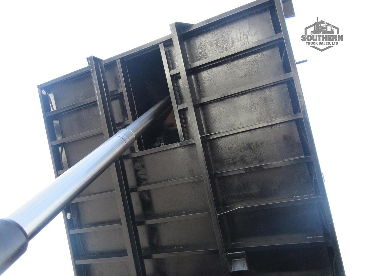 Used 2019 FREIGHTLINER CASCADIA 113