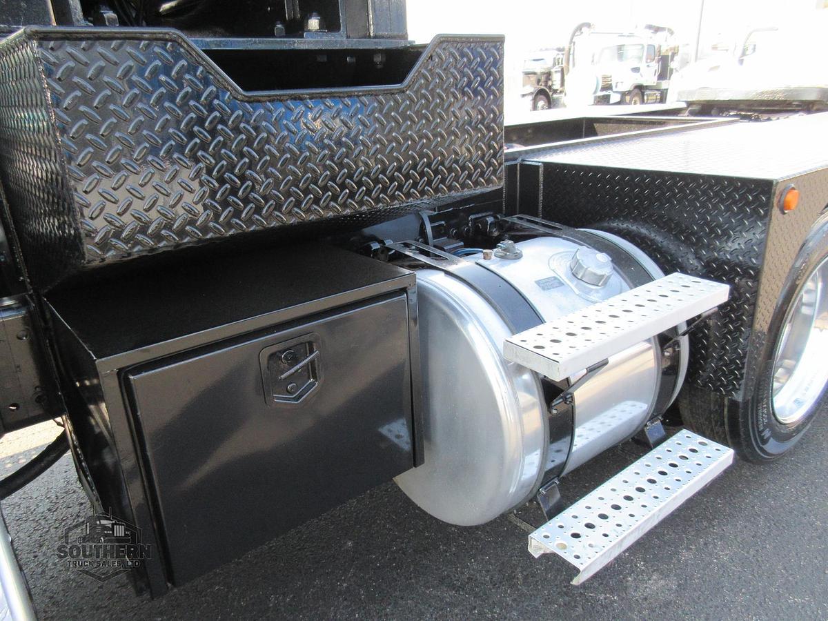 Used 2019 FREIGHTLINER CORONADO 122 SD