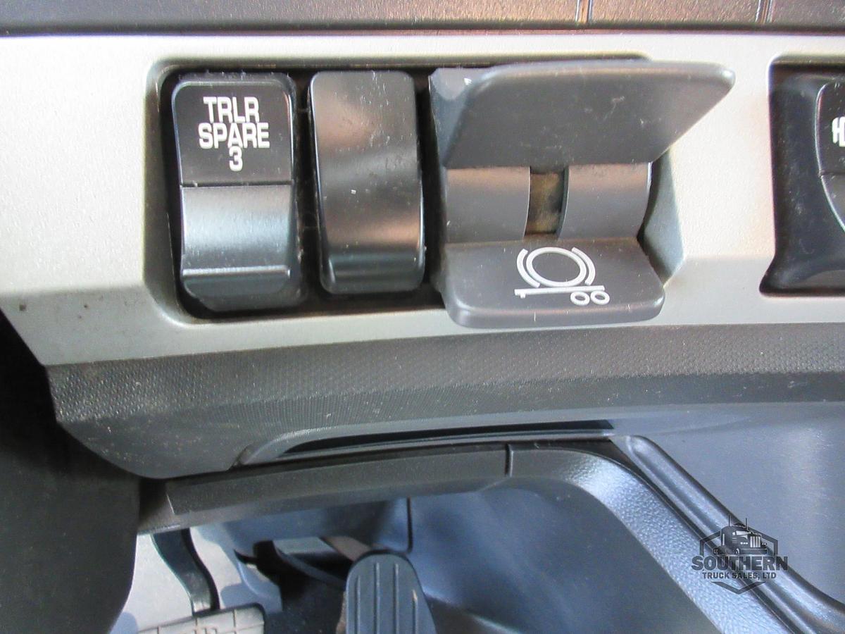 Used 2023 KENWORTH T880