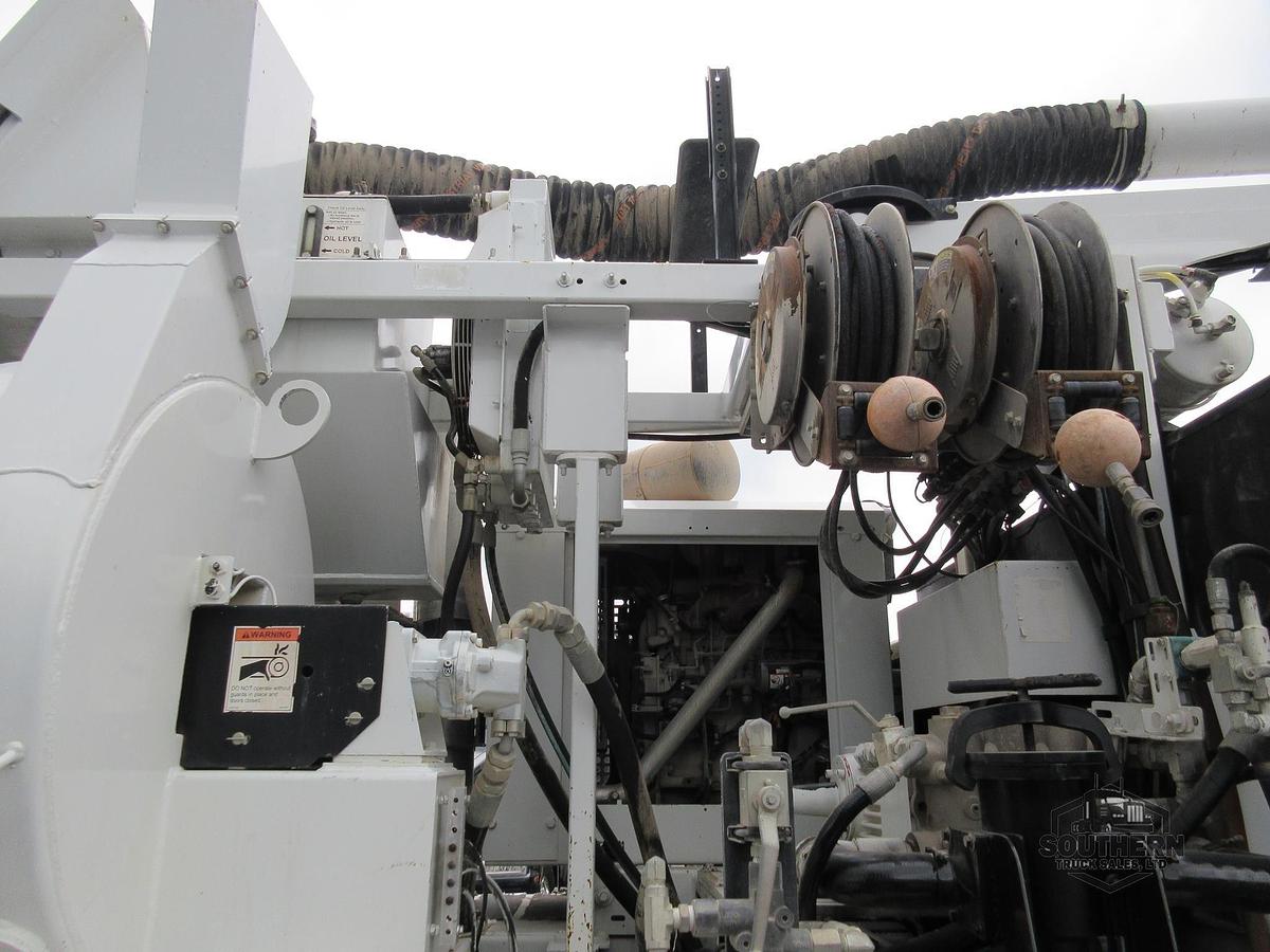 Used 2014 FREIGHTLINER 114SD