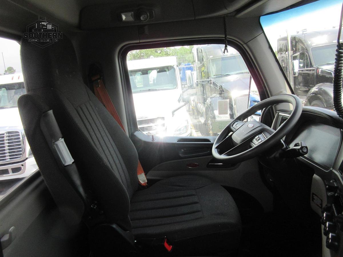 Used 2025 PETERBILT 567