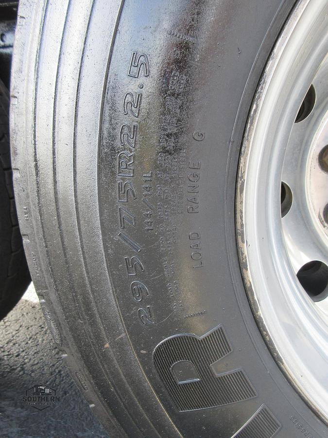 Used 2019 FREIGHTLINER CASCADIA 126