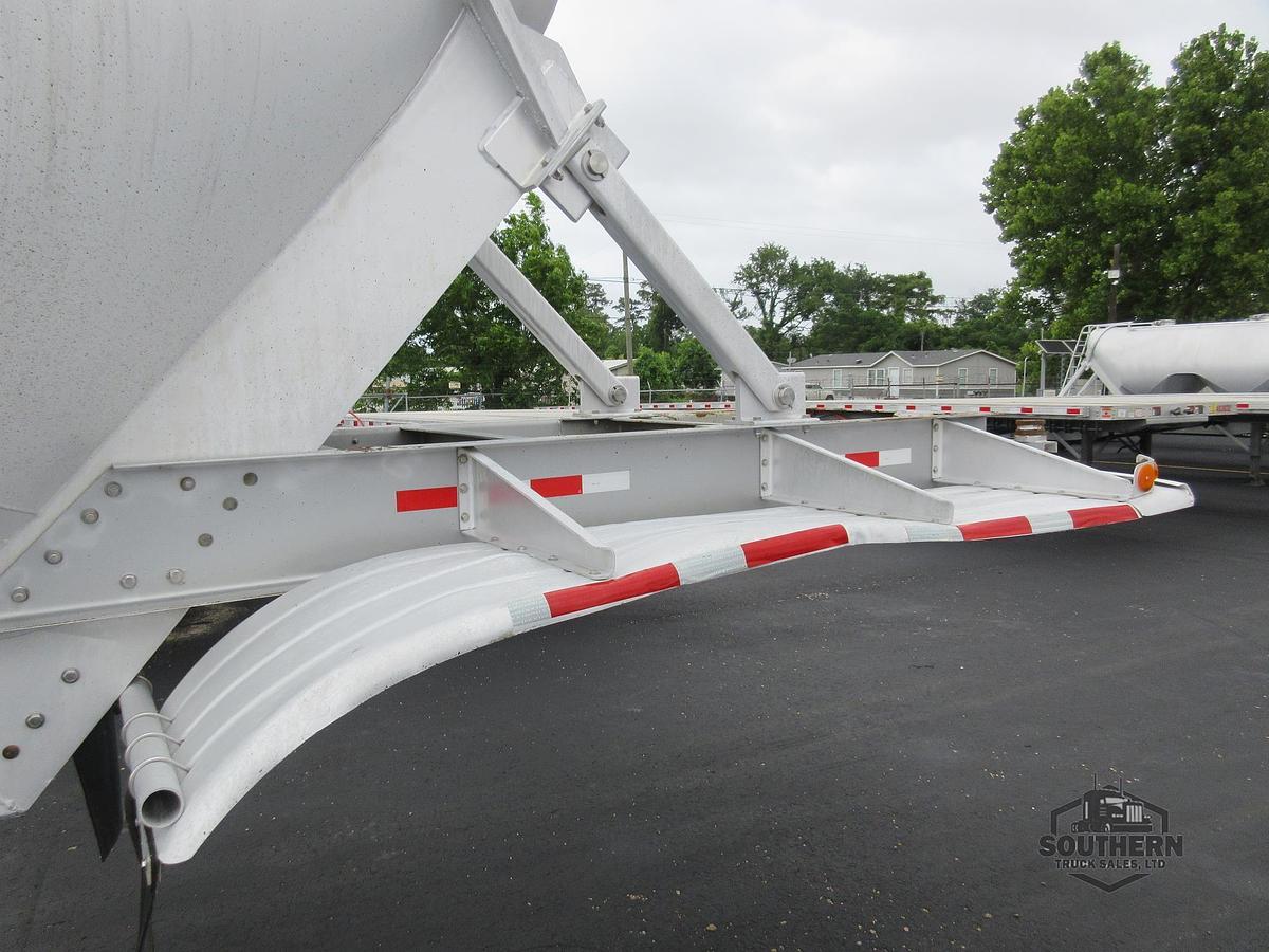Used 2010 POLAR Tandem Axle