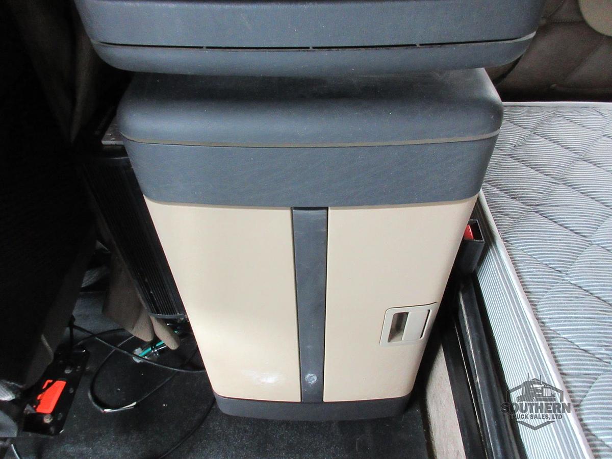 Used 2015 FREIGHTLINER CORONADO 122 SD