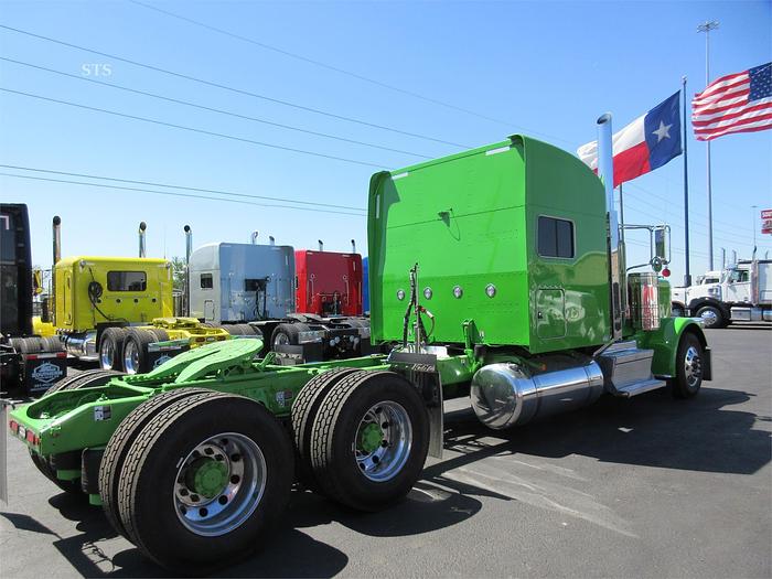 Used 2022 PETERBILT 389