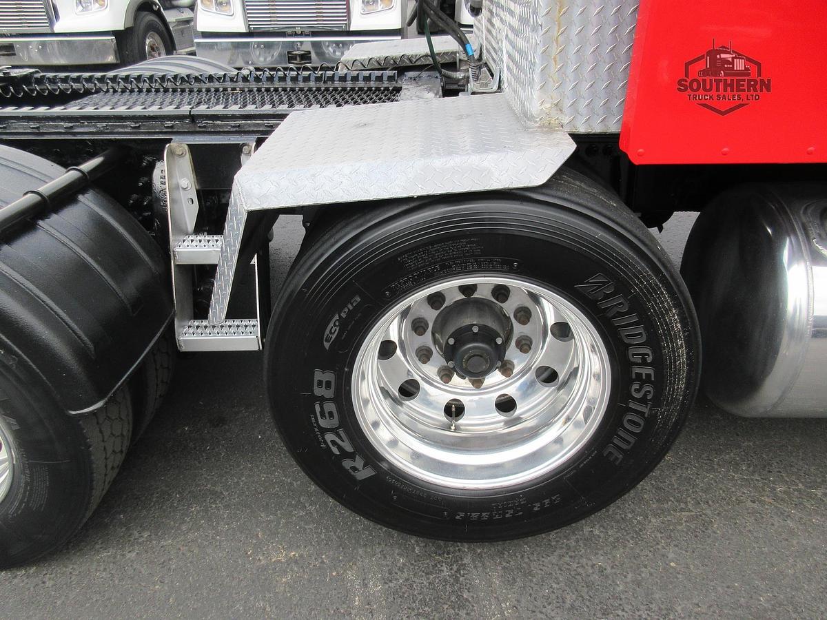 Used 2020 PETERBILT 567