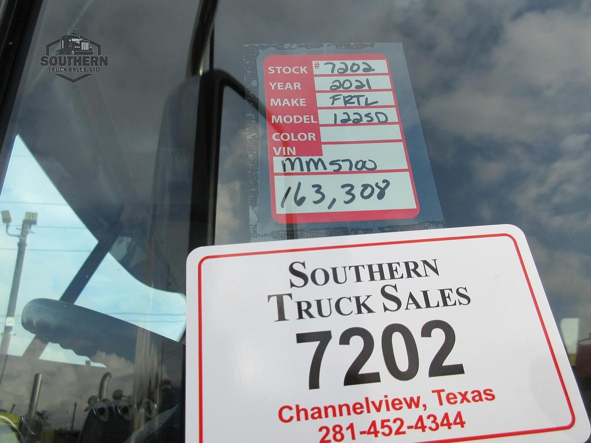 Used 2021 FREIGHTLINER CORONADO 122 SD