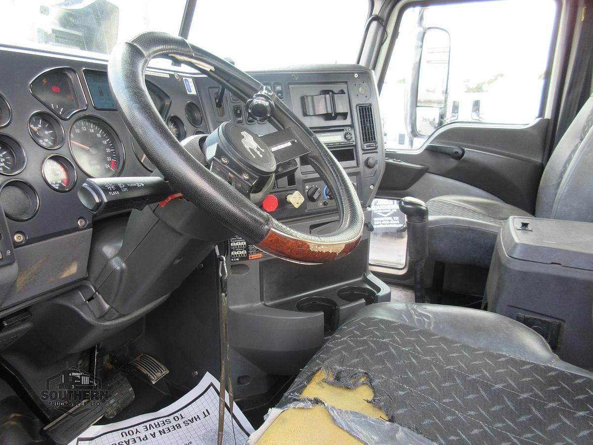 Used 2014 MACK PINNACLE CXU613