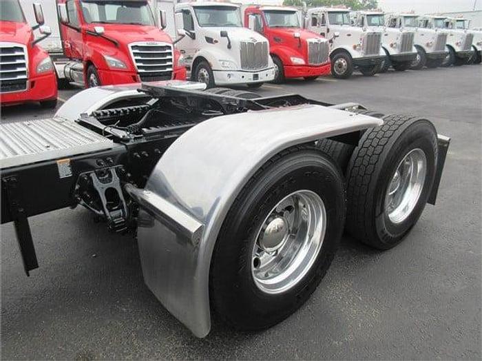 Used 2018 PETERBILT 389