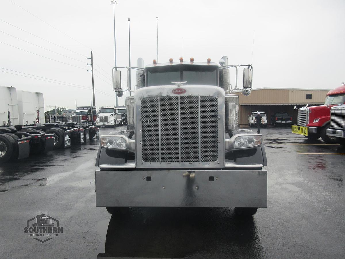 Used 2023 PETERBILT 389