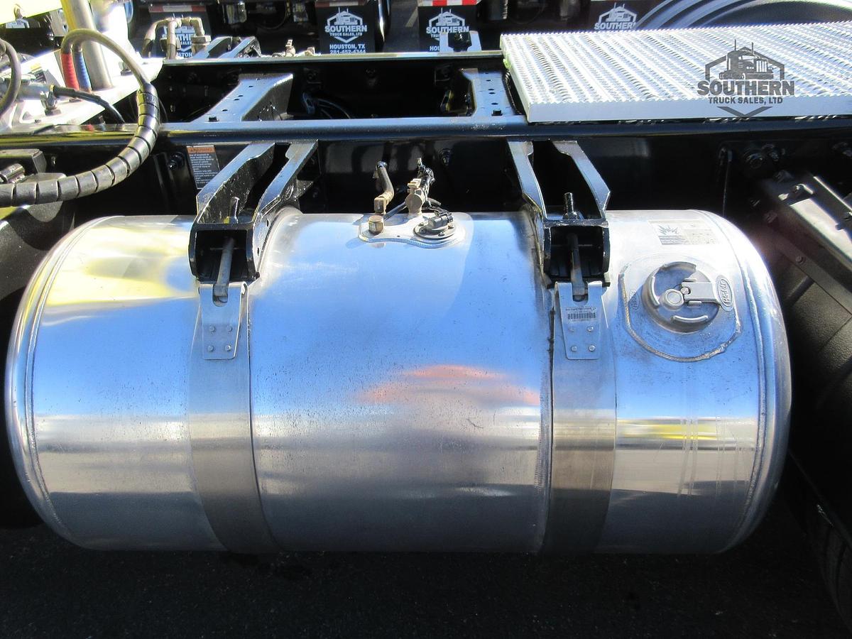 Used 2020 PETERBILT 567