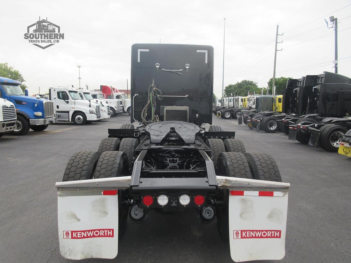 Used 2023 KENWORTH T880
