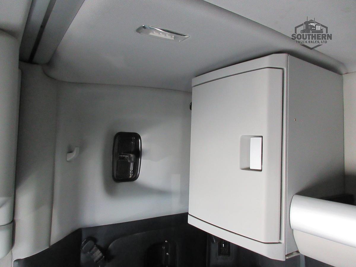 Used 2023 KENWORTH T880
