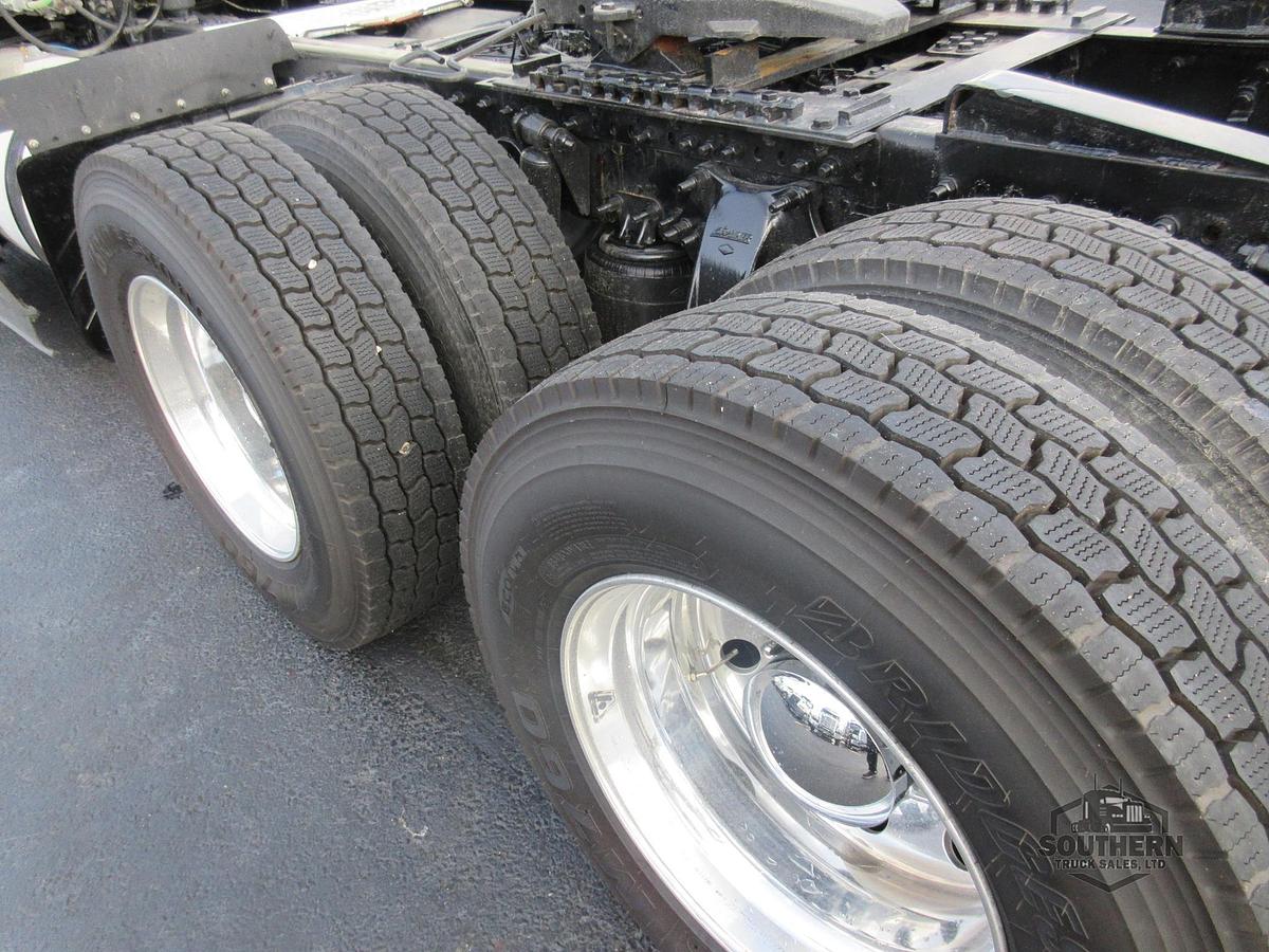 Used 2021 FREIGHTLINER CASCADIA 116