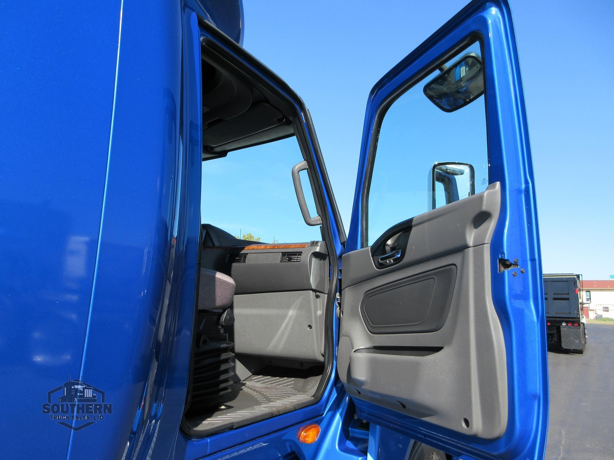 Used 2021 INTERNATIONAL LT
