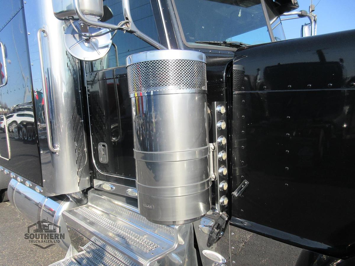 Used 2019 PETERBILT 389