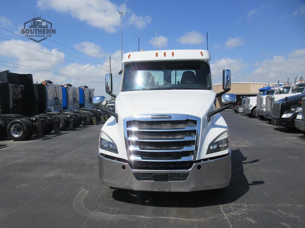 Used 2019 FREIGHTLINER CASCADIA 126